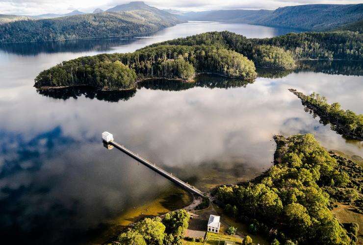 The Pumphouse, Pumphouse Point, Lake St Clair, Cradle Mountain-Lake St Clair National Park, Tasmania © Tourism Tasmania
