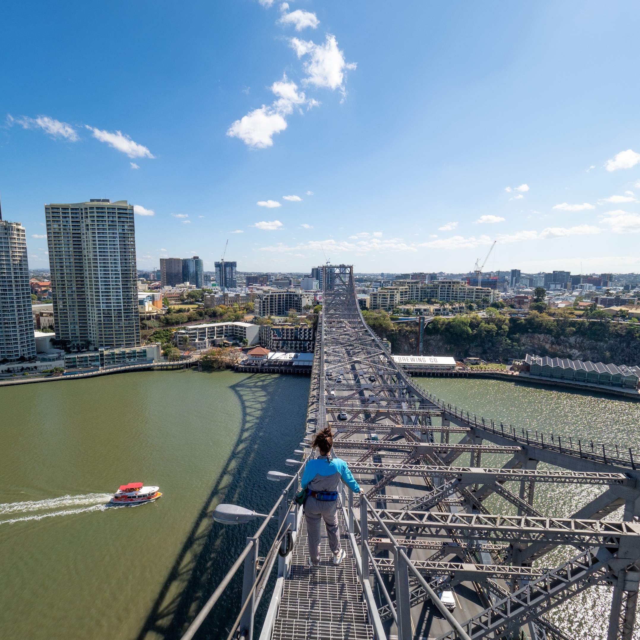 Story Bridge Climb, Brisbane, Queensland © Tourism Australia