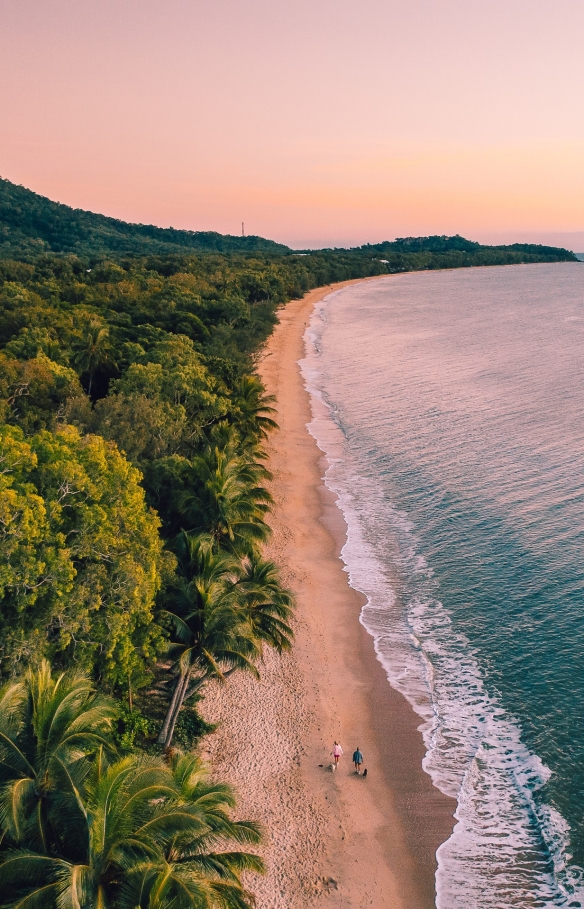 Clifton Beach, Cairns, Queensland © Tourism and Events Queensland