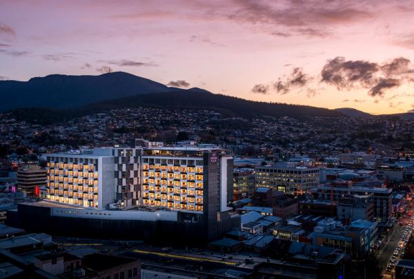 Crowne Plaza, Hobart, Tasmania © Intercontinental Hotels Group