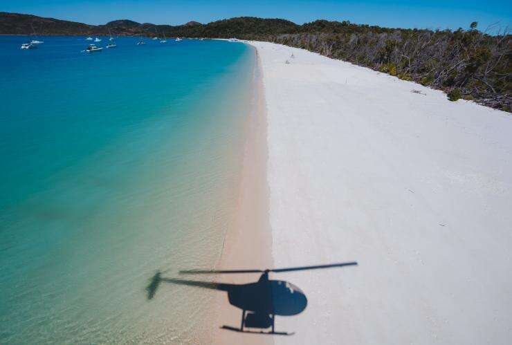 Whitehaven Beach, Whitsundays, Queensland © Tourism and Events Queensland