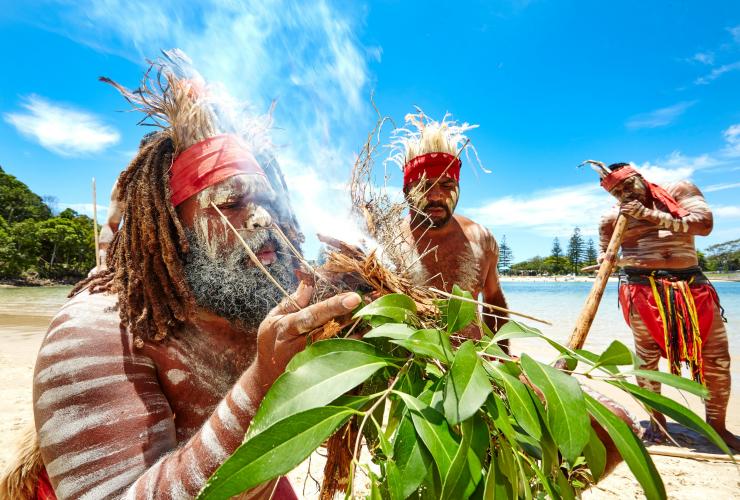 Jellurgal Cultural Tour at Burleigh Heads, Queensland © Tourism and Events Queensland