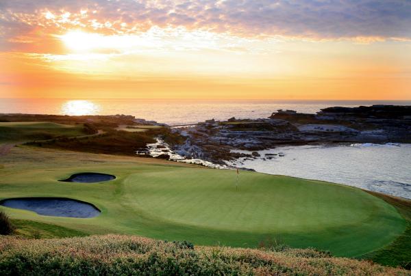 The sun sets over the green at the New South Wales Golf Club © New South Wales Golf Club