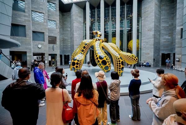 Crowd viewing artwork at National Gallery of Victoria, Melbourne, Victoria © Amway