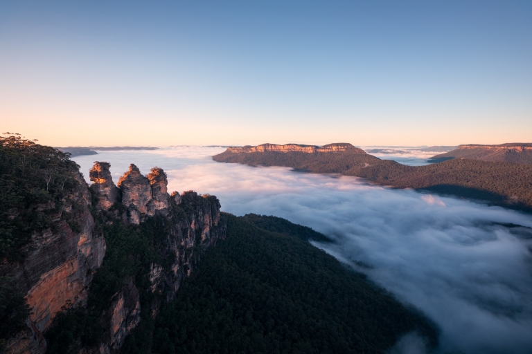 Sunrise over the Three Sisters, Blue Mountains, New South Wales © Tourism Australia