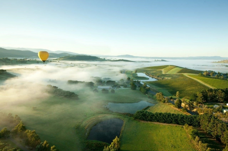 Hot Air Ballooning over the Yarra Valley VIC © Visit Victoria