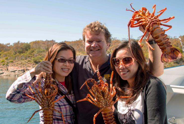 Tasmanian Seafood Seduction Cruise, Hobart, Tasmania © Tourism Tasmania