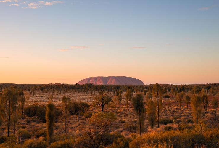 Uluru, Uluru-Kata Tjuta National Park, Northern Territory © Tourism Australia Uluru, Uluru-Kata Tjuta National Park, Northern Territory © Tourism Australia