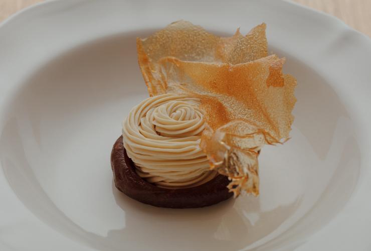 A delectable dessert plated on the table © Esmay