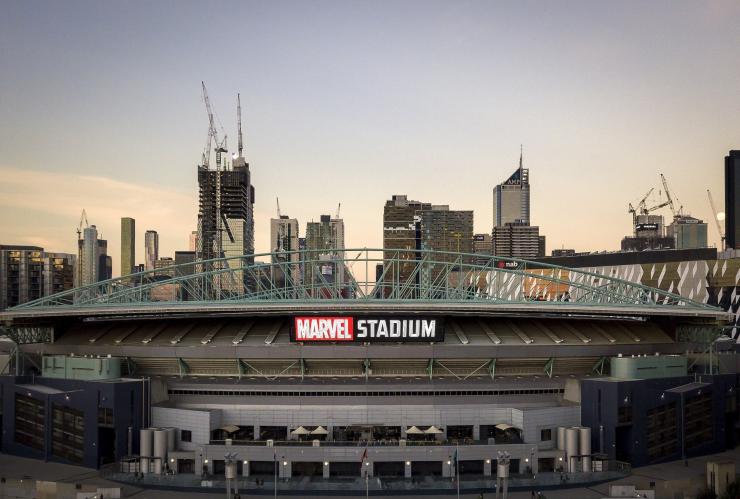 Marvel Stadium with Melbourne city centre in the background © Dylan Burns