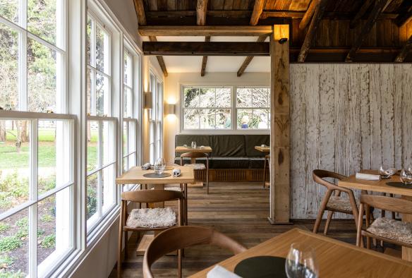 The main dining room looking toward a semi-private space © Kitti Gould