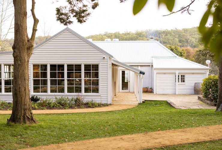 The exterior of Three Blue Ducks Restaurant at Burradoo Park Farm © Kitti Gould
