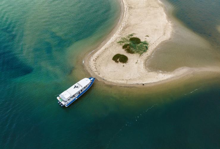 Kokomo moored at Wavebreak © Jellurgal Cultural Tours