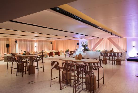 The Box, the largest space with tables and chairs © Saltbox