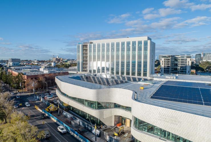 Two storey white building in a wave shape with a hotel connected at the back, Nyaal Banyul Geelong Convention and Event Centre, Geelong, Victoria © Nyaal Banyul Geelong Convention and Event Centre